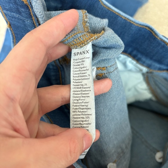 Spanx High Rise Flare Pull On Jeans Light Wash Slimming Stretch Womens M - Picture 4 of 5